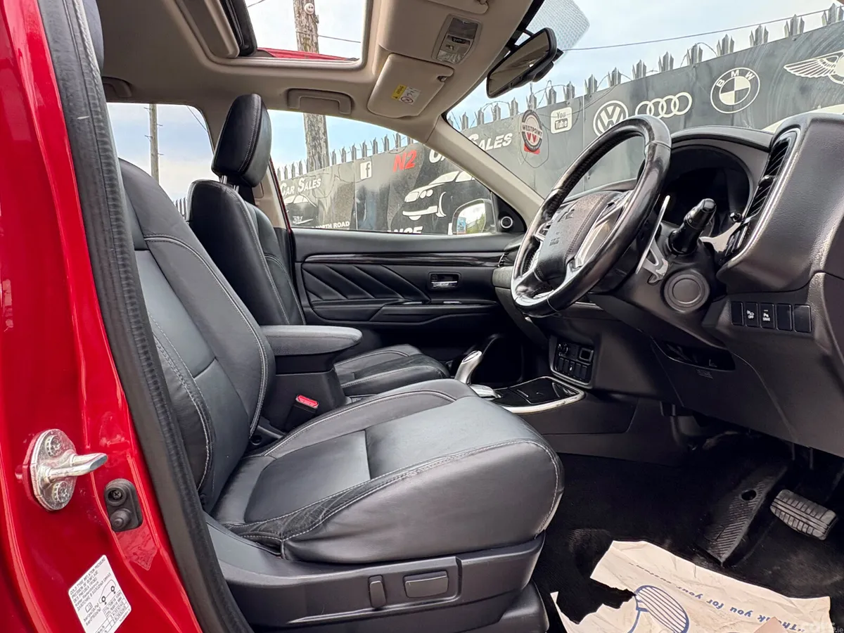 Mitsubishi Outlander SUV, Petrol Plug-in Hybrid, 2017, Red