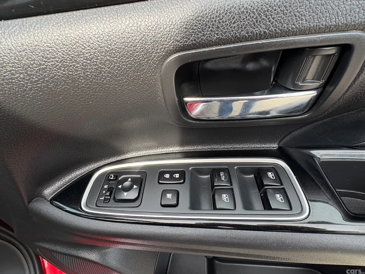 Mitsubishi Outlander SUV, Petrol Plug-in Hybrid, 2017, Red