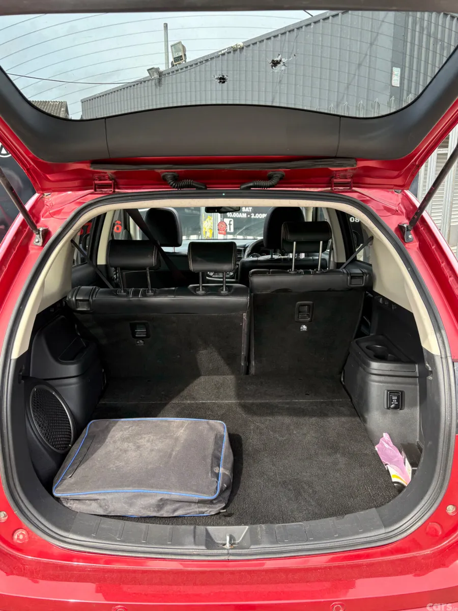 Mitsubishi Outlander SUV, Petrol Plug-in Hybrid, 2017, Red