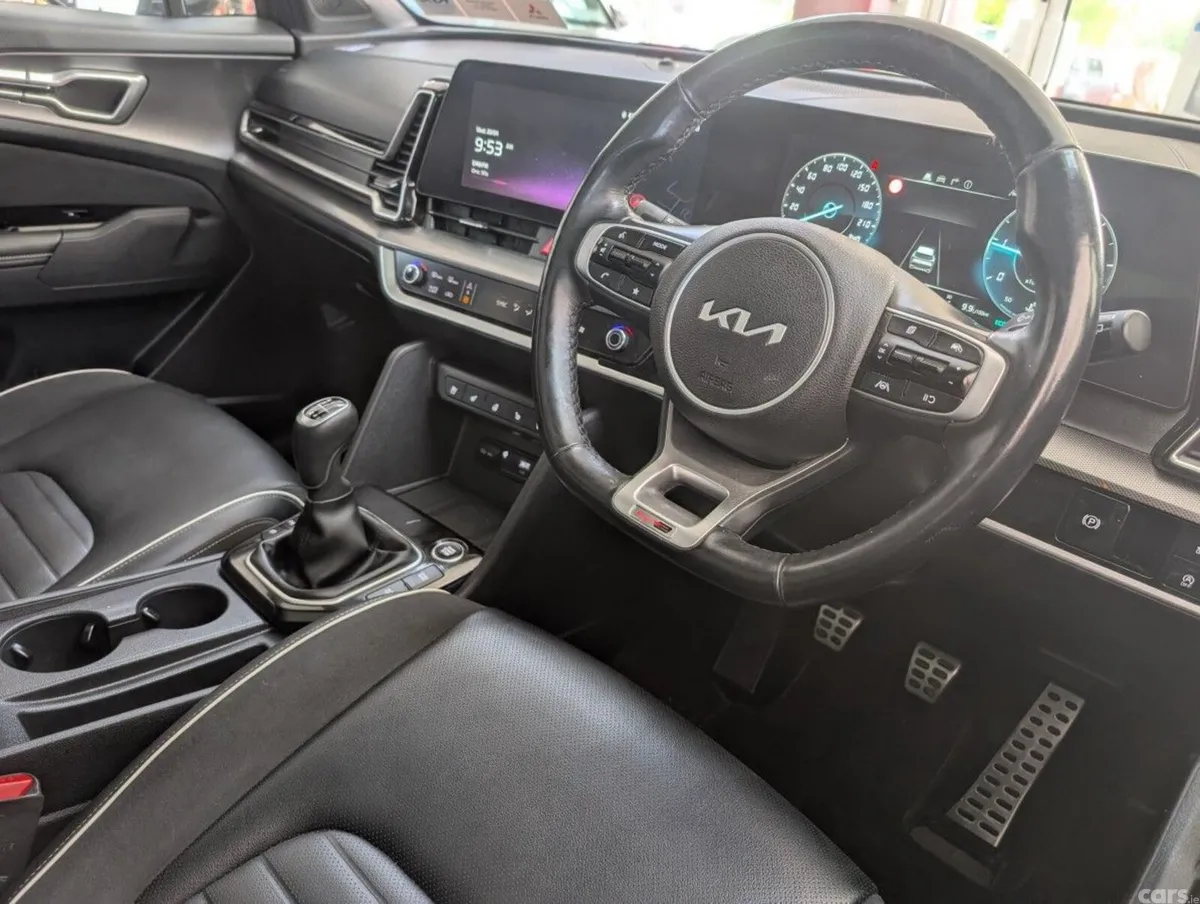 Kia Sportage MPV, Diesel, 2024, Grey