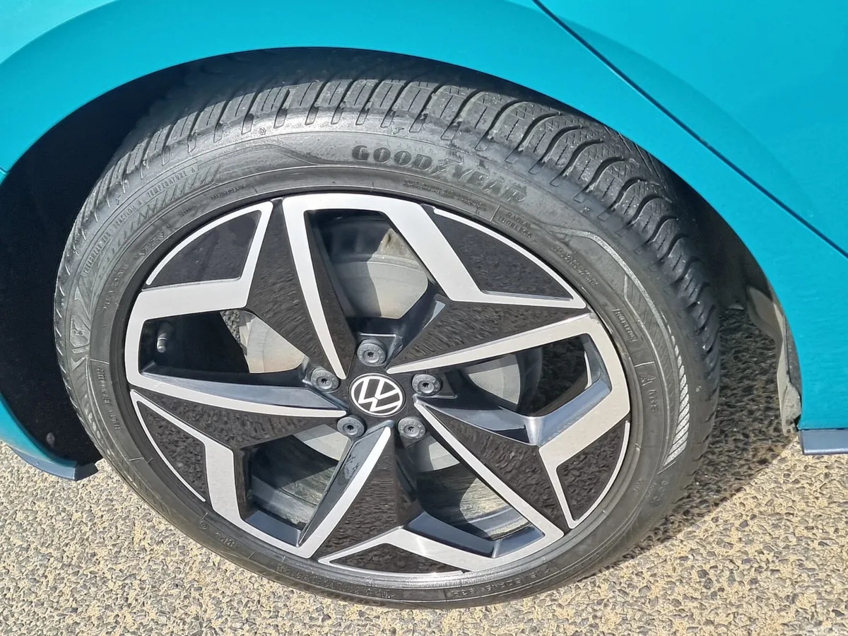 Volkswagen ID.3 Hatchback, Electric, 2020, Blue