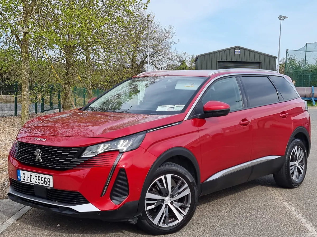 Peugeot 5008 MPV, Petrol, 2021, Red