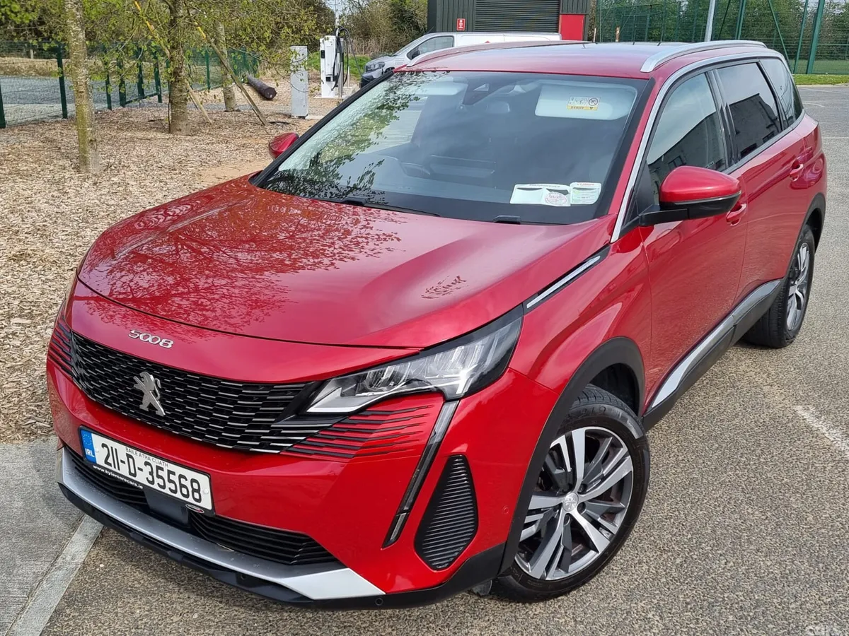 Peugeot 5008 MPV, Petrol, 2021, Red