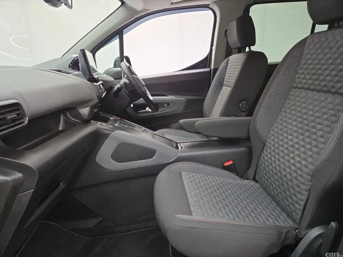 Peugeot e-Rifter MPV, Electric, 2025, Green