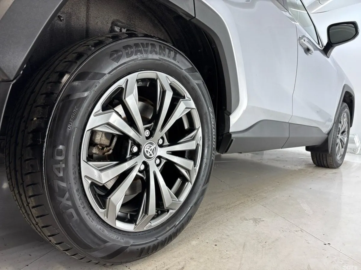 Toyota RAV4 SUV, Petrol Hybrid, 2023, Silver