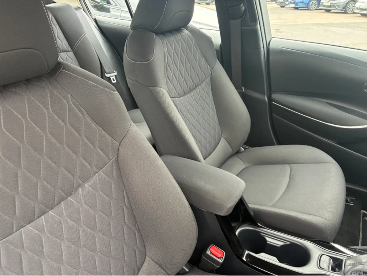 Toyota Corolla Saloon, Petrol Hybrid, 2022, Grey