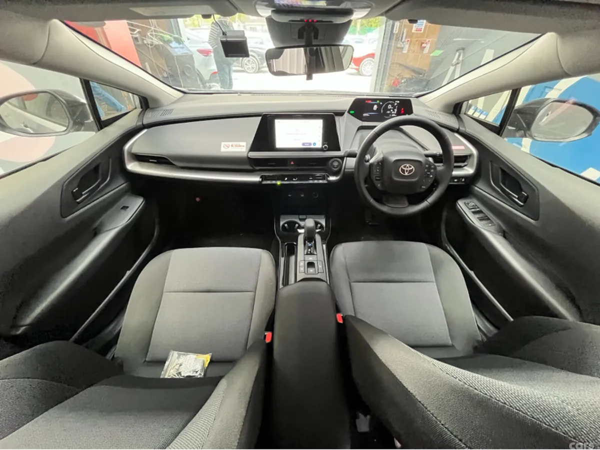 Toyota Prius Estate, Petrol, 2025, Silver