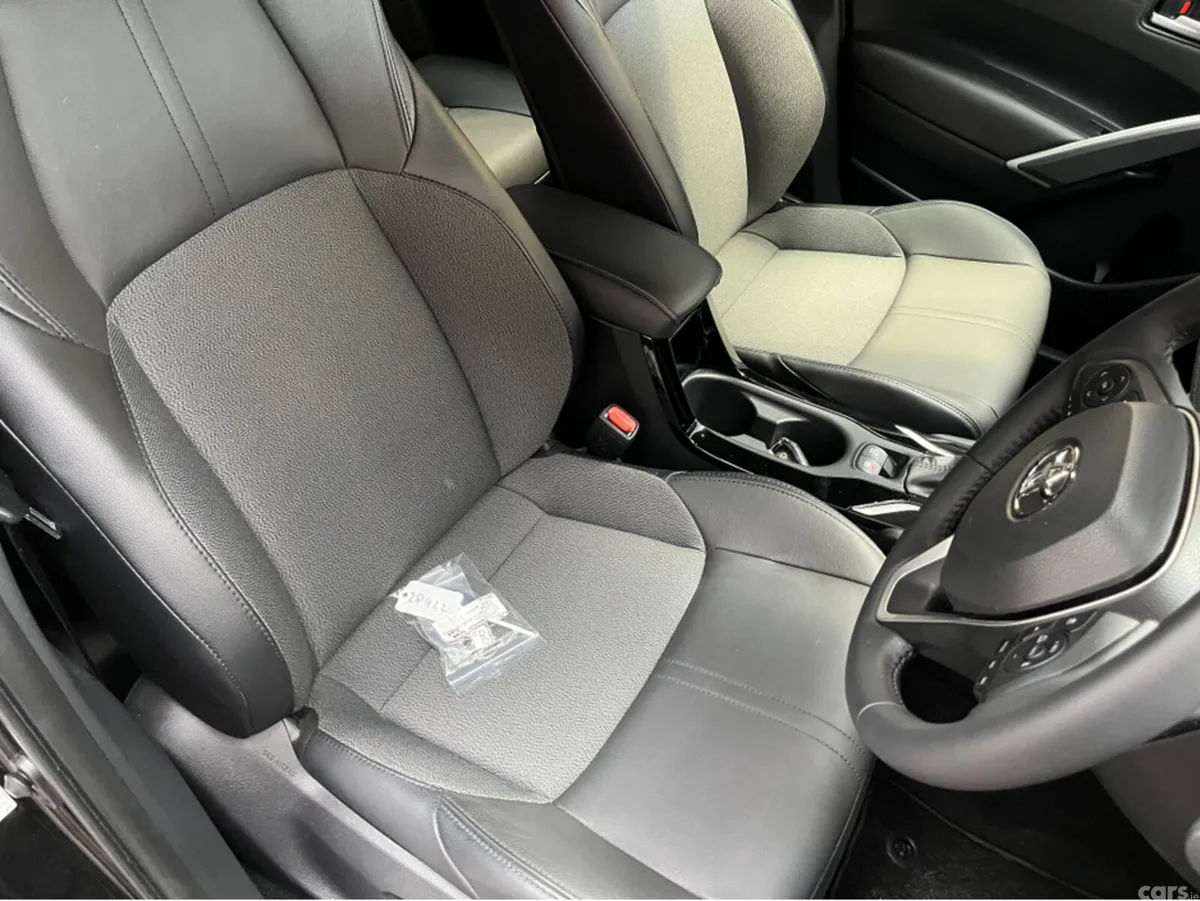 Toyota Corolla SUV, Petrol Hybrid, 2025, Black