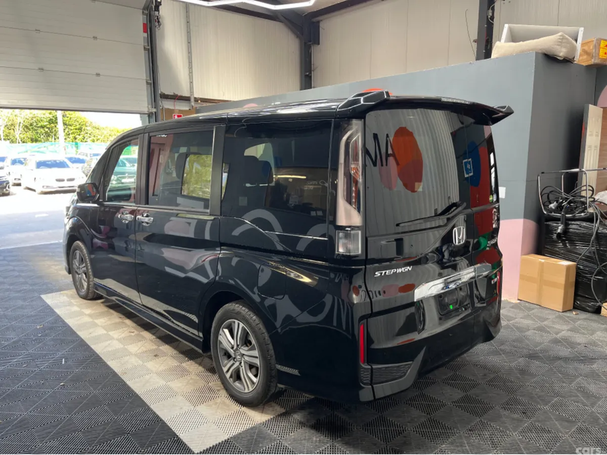 Honda Stepwagon MPV, Petrol Hybrid, 2021, Black