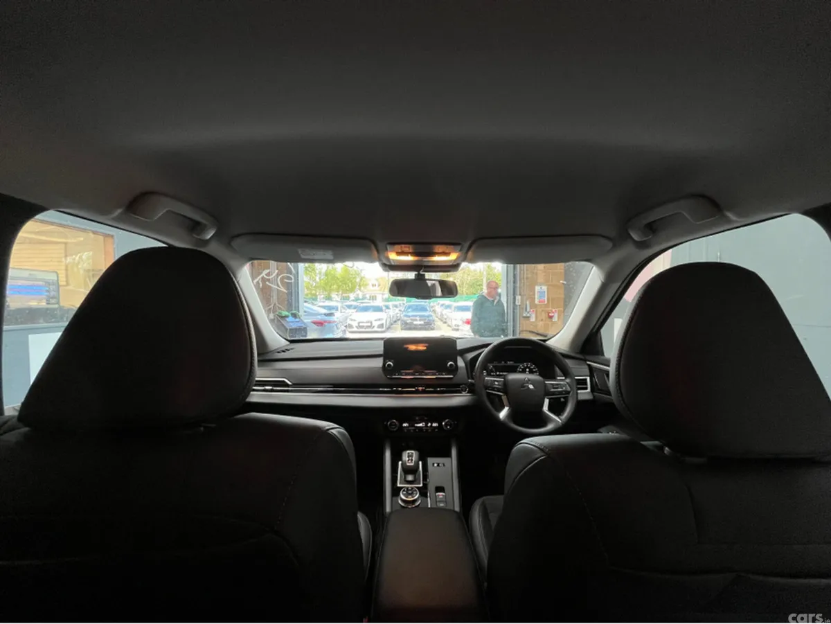 Mitsubishi Outlander SUV, Petrol Plug-in Hybrid, 2024, White