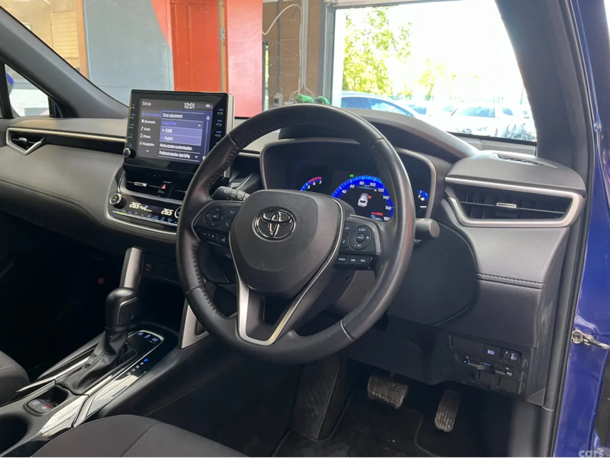 Toyota Corolla Cross SUV, Petrol, 2023, Blue