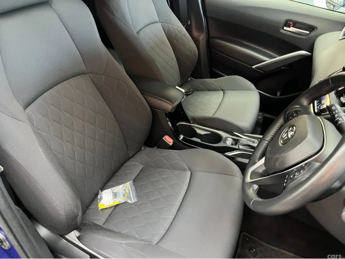 Toyota Corolla Cross SUV, Petrol, 2023, Blue