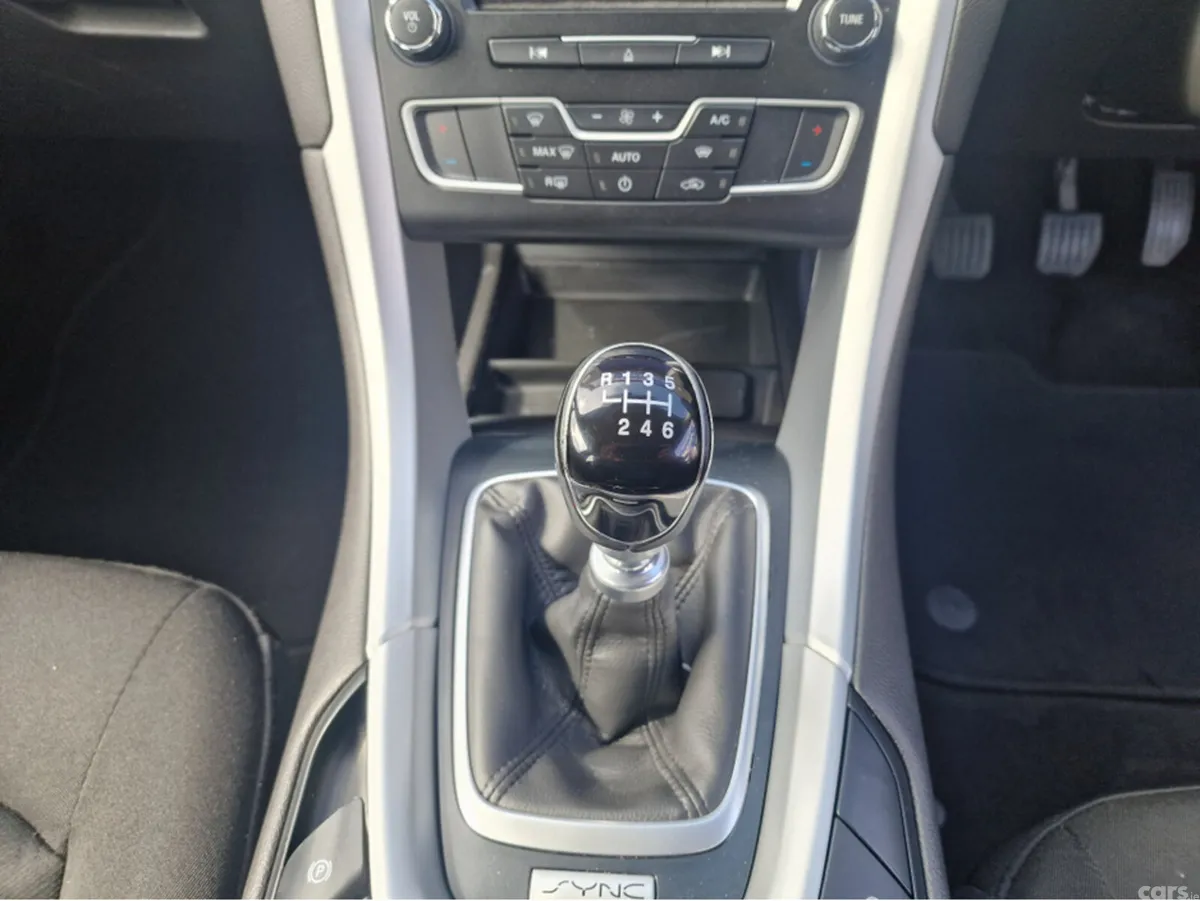 Ford Mondeo Hatchback, Diesel, 2017, Blue