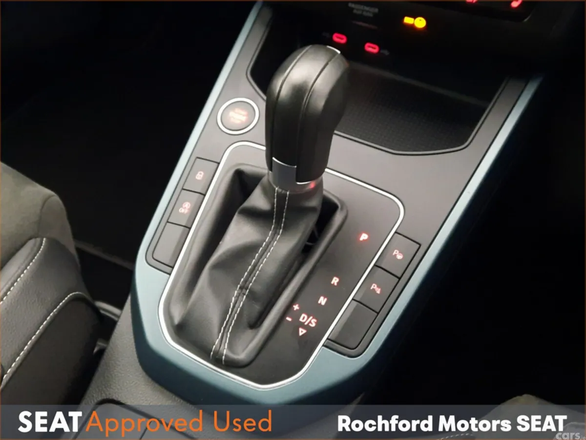 SEAT Arona Hatchback, Petrol, 2024, White