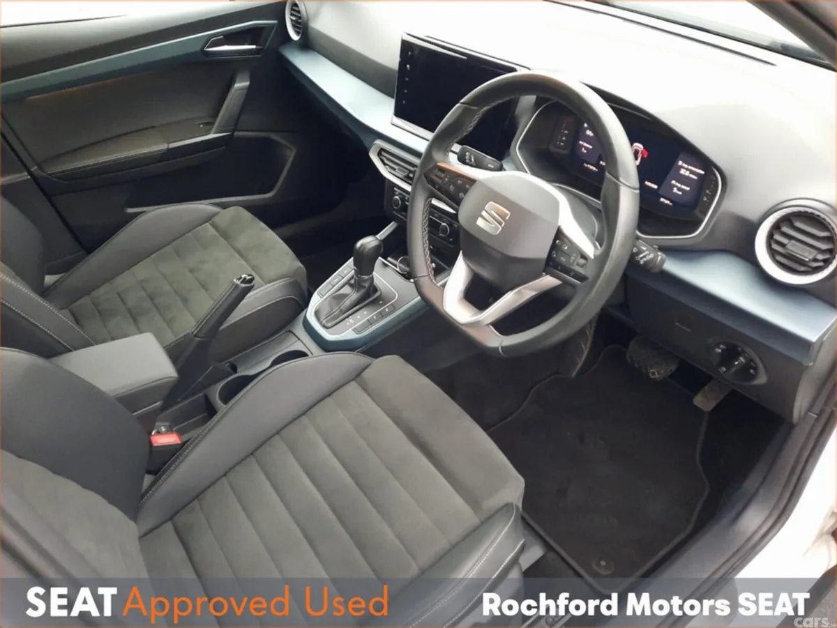 SEAT Arona Hatchback, Petrol, 2024, White