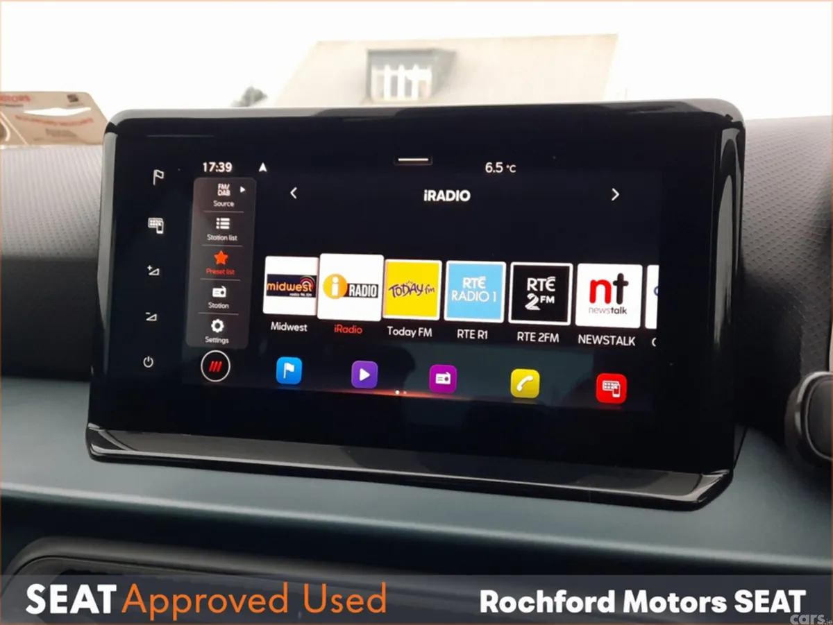 SEAT Arona Hatchback, Petrol, 2024, White