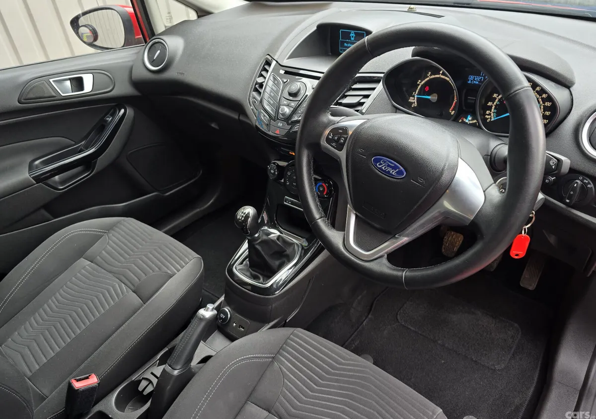 Ford Fiesta Hatchback, Petrol, 2014, Red