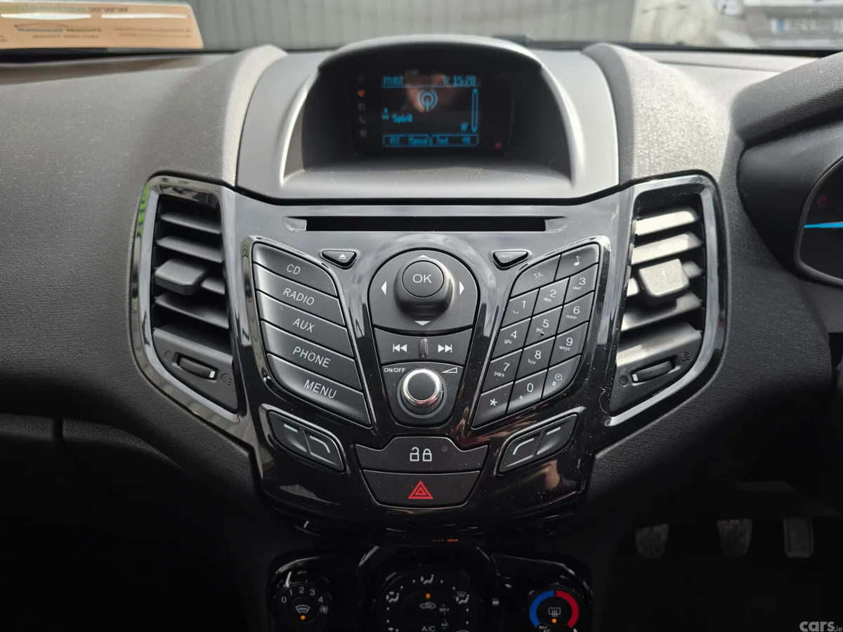 Ford Fiesta Hatchback, Petrol, 2014, Red