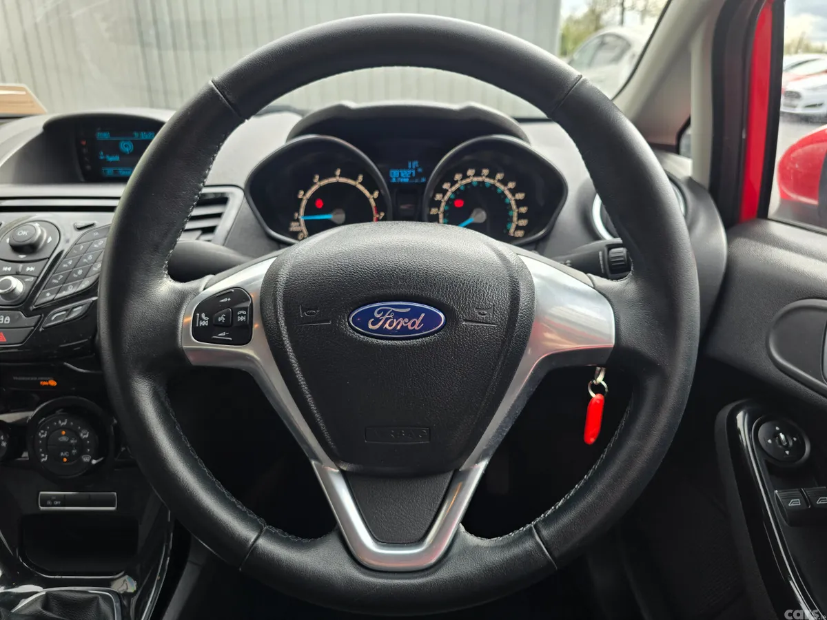 Ford Fiesta Hatchback, Petrol, 2014, Red