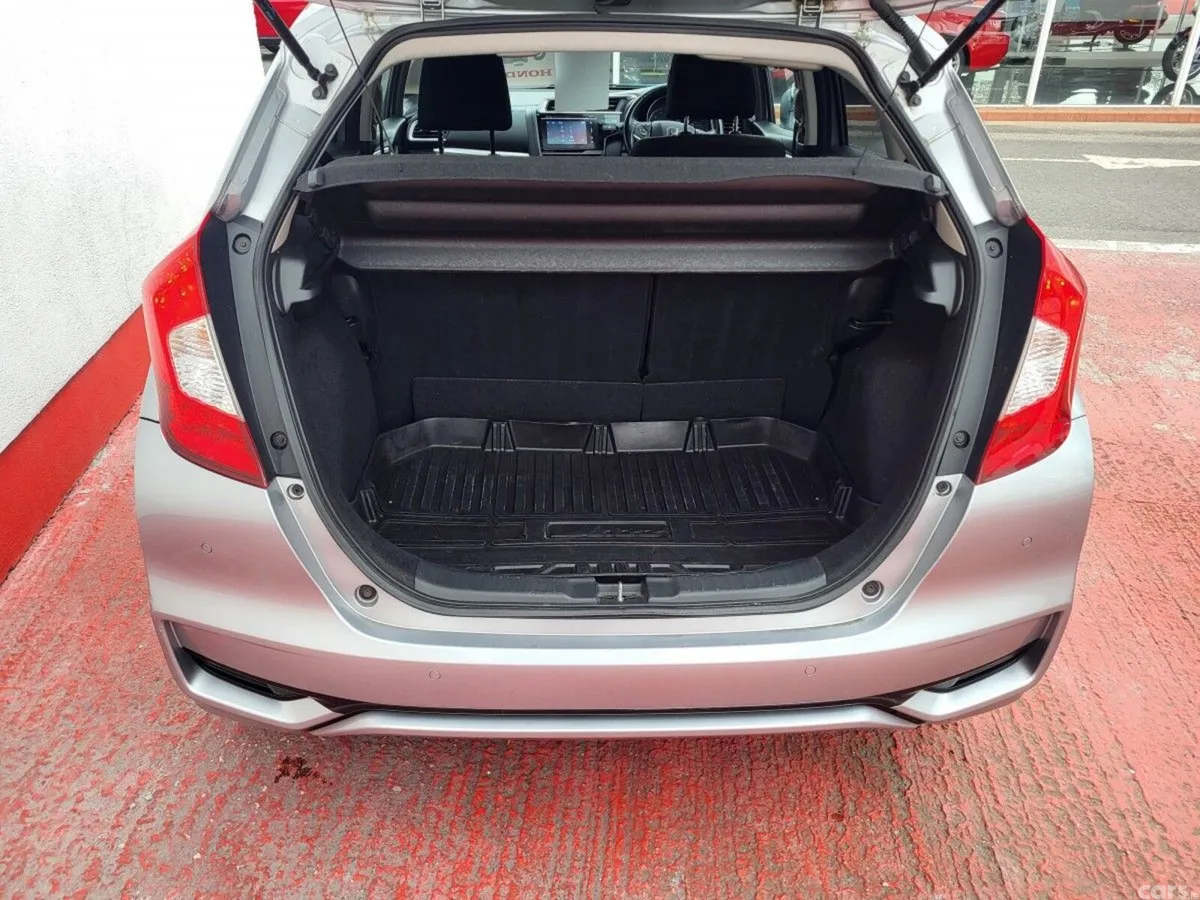 Honda Jazz Hatchback, Petrol, 2019, Silver