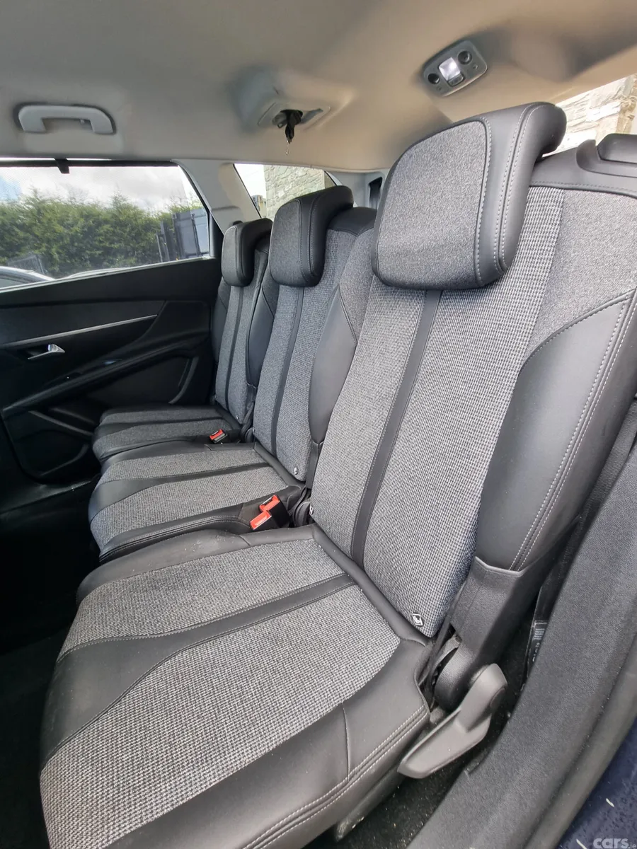 Peugeot 5008 MPV, Diesel, 2019, Blue