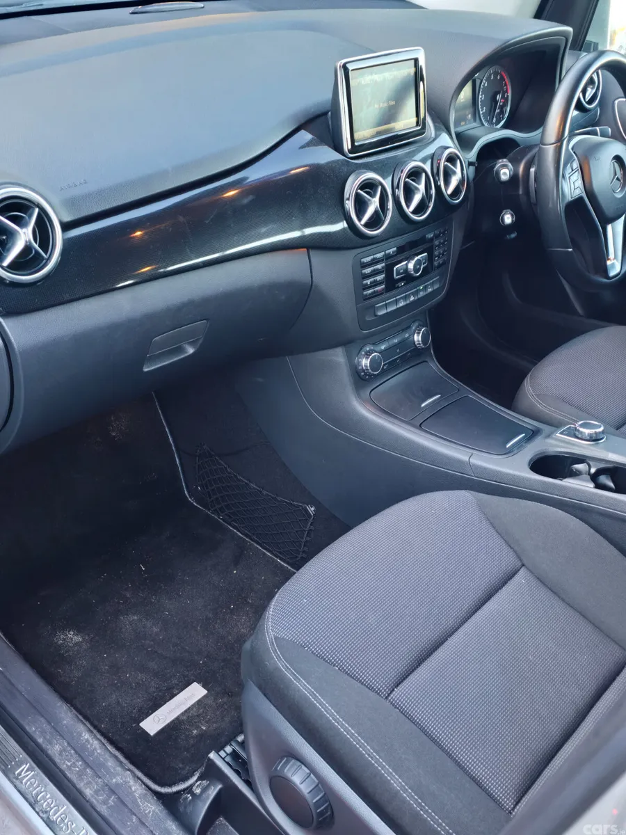 Mercedes-Benz B-Class MPV, Petrol, 2014, Silver