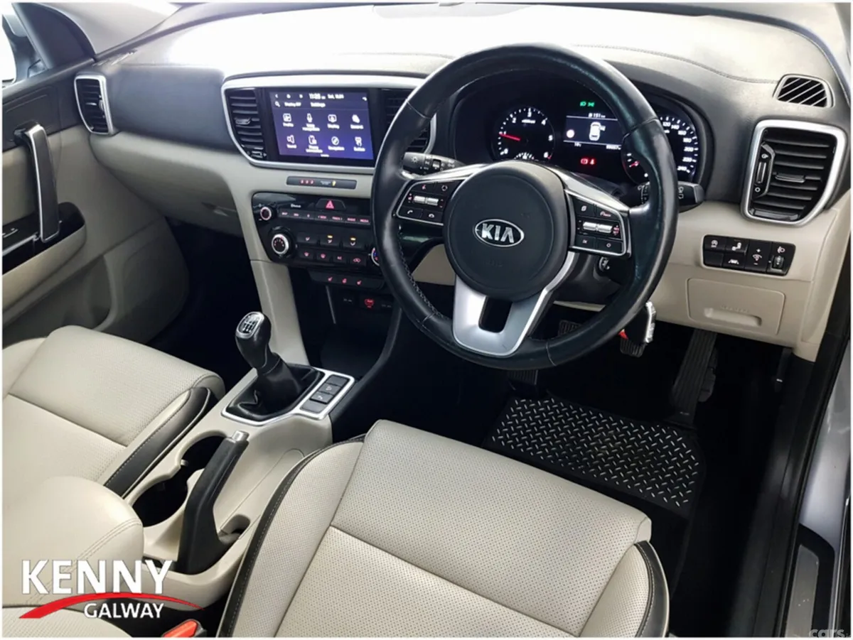 Kia Sportage MPV, Diesel, 2021, Grey