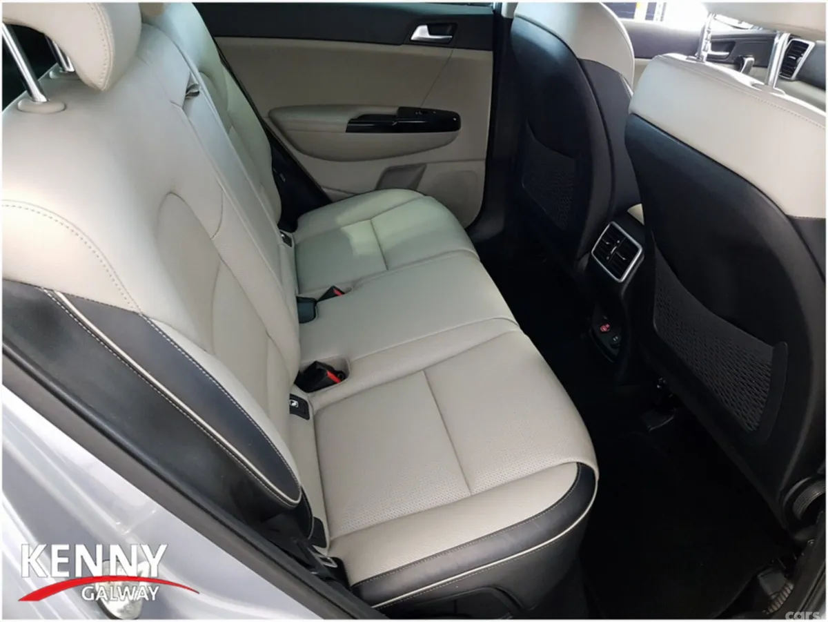 Kia Sportage MPV, Diesel, 2021, Grey