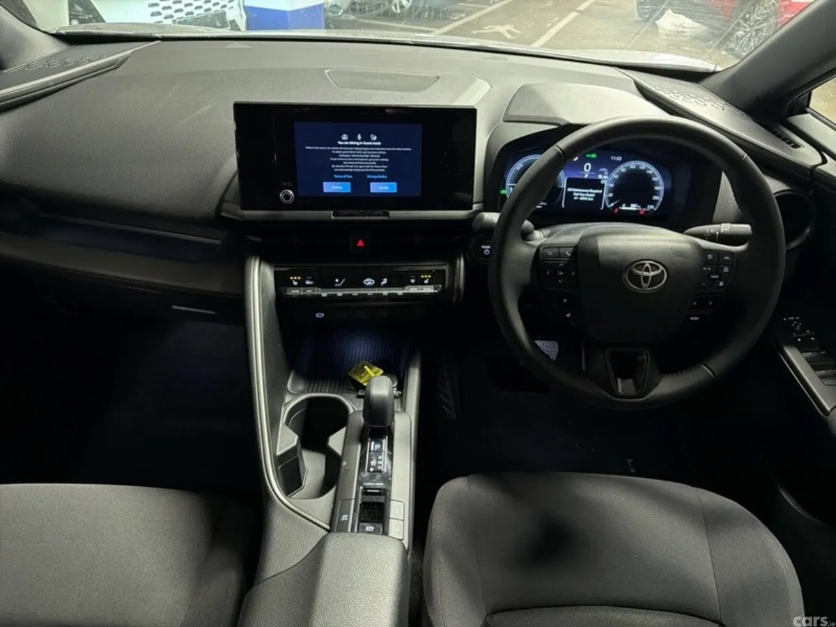 Toyota C-HR SUV, Petrol Hybrid, 2025, Silver