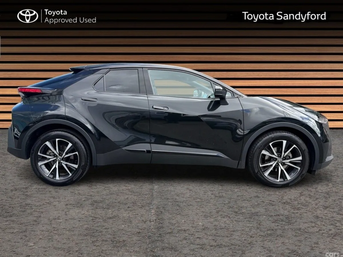 Toyota C-HR SUV, Petrol Hybrid, 2024, Black