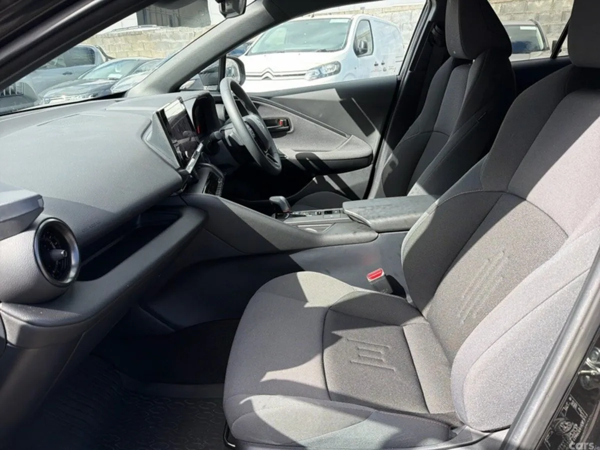 Toyota C-HR SUV, Petrol Hybrid, 2024, Black