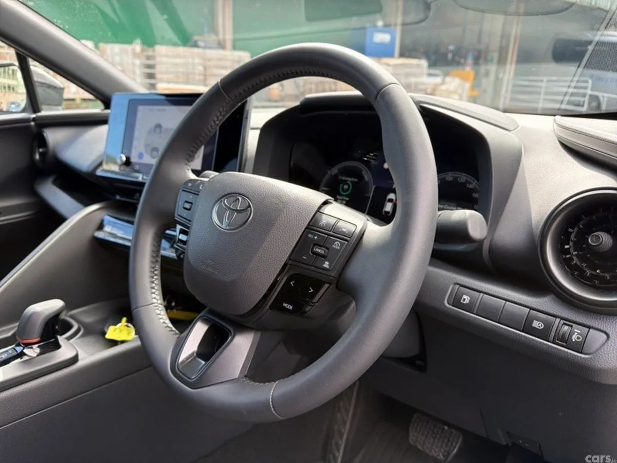 Toyota C-HR SUV, Petrol Hybrid, 2024, Black