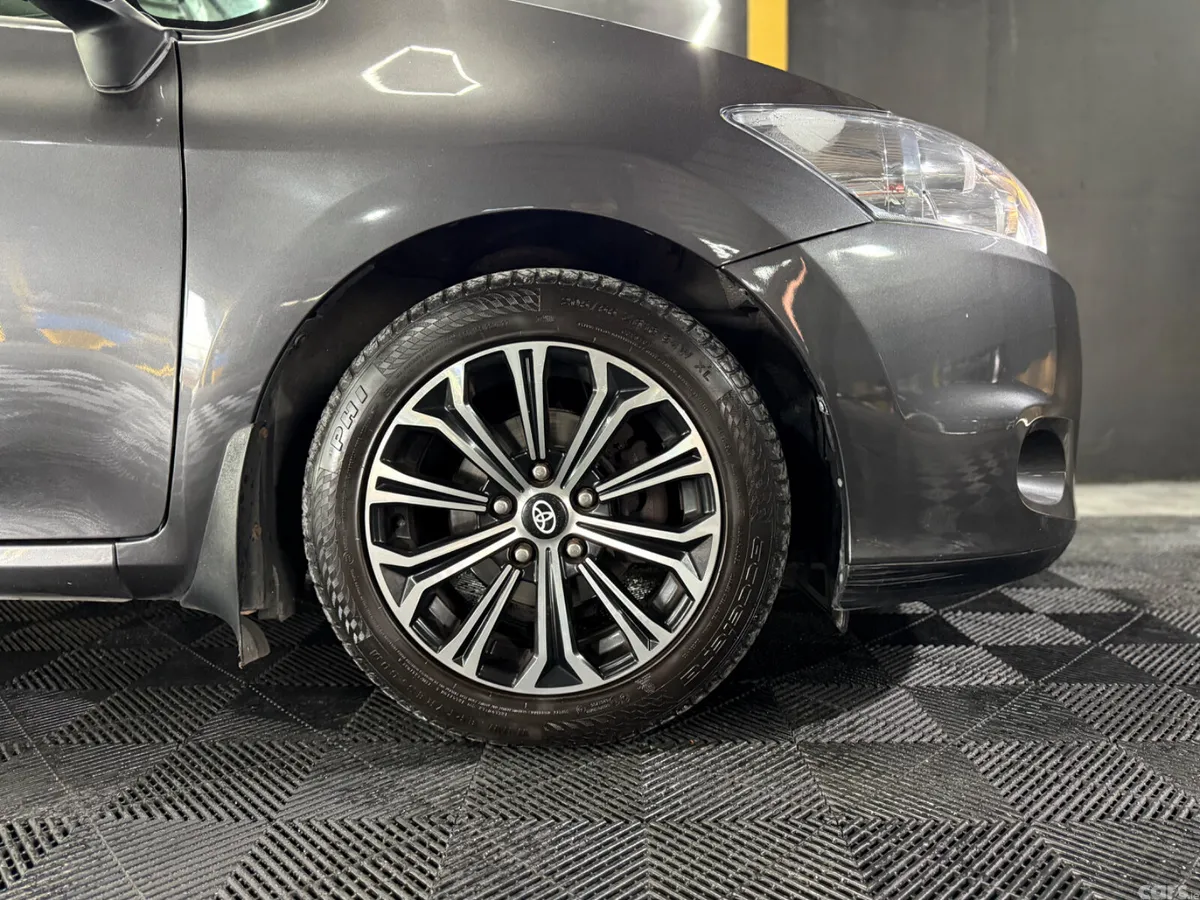 Toyota Auris Hatchback, Diesel, 2011, Grey