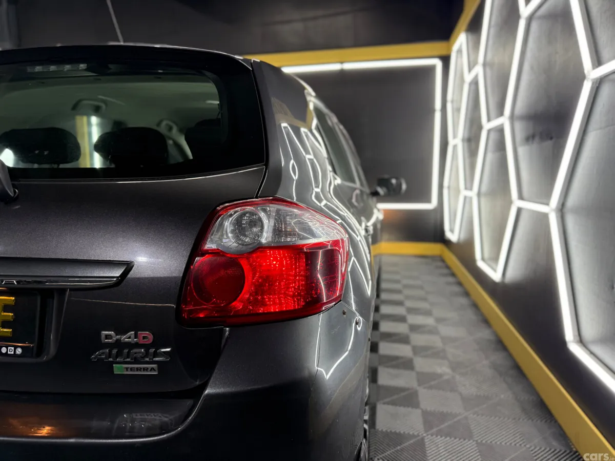 Toyota Auris Hatchback, Diesel, 2011, Grey