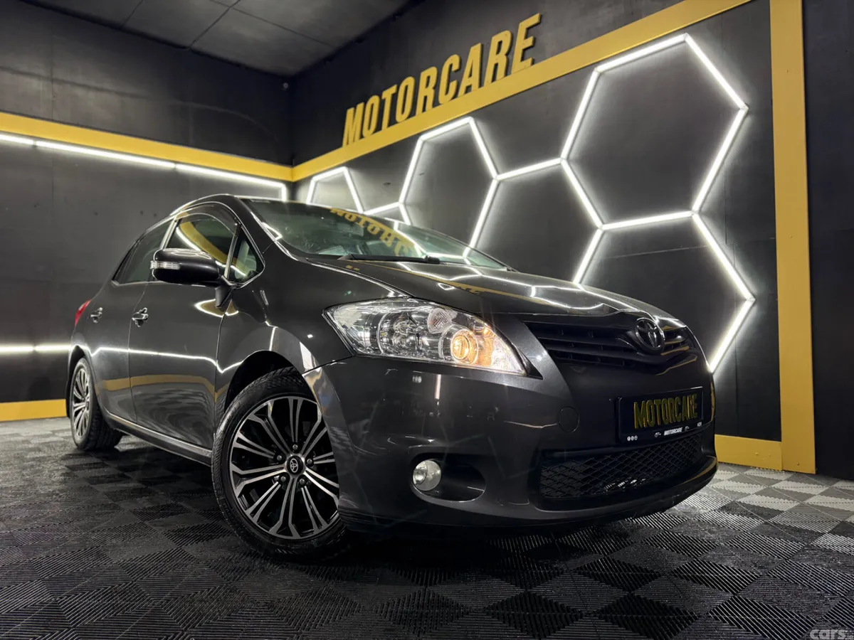 Toyota Auris Hatchback, Diesel, 2011, Grey