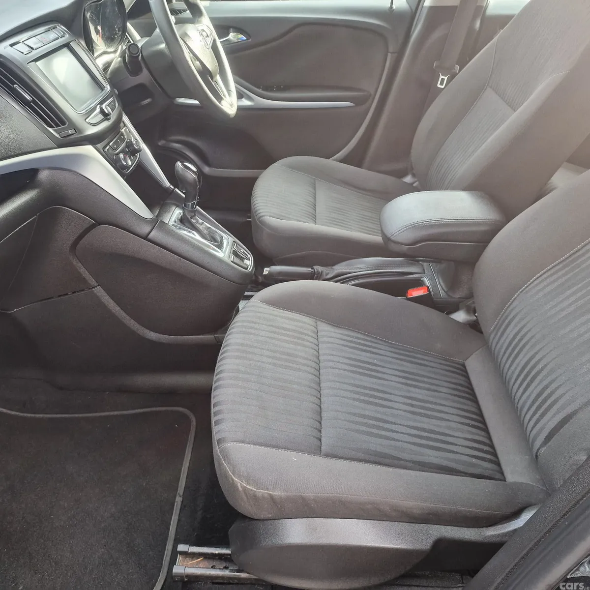 Opel Zafira MPV, Petrol, 2017, Black