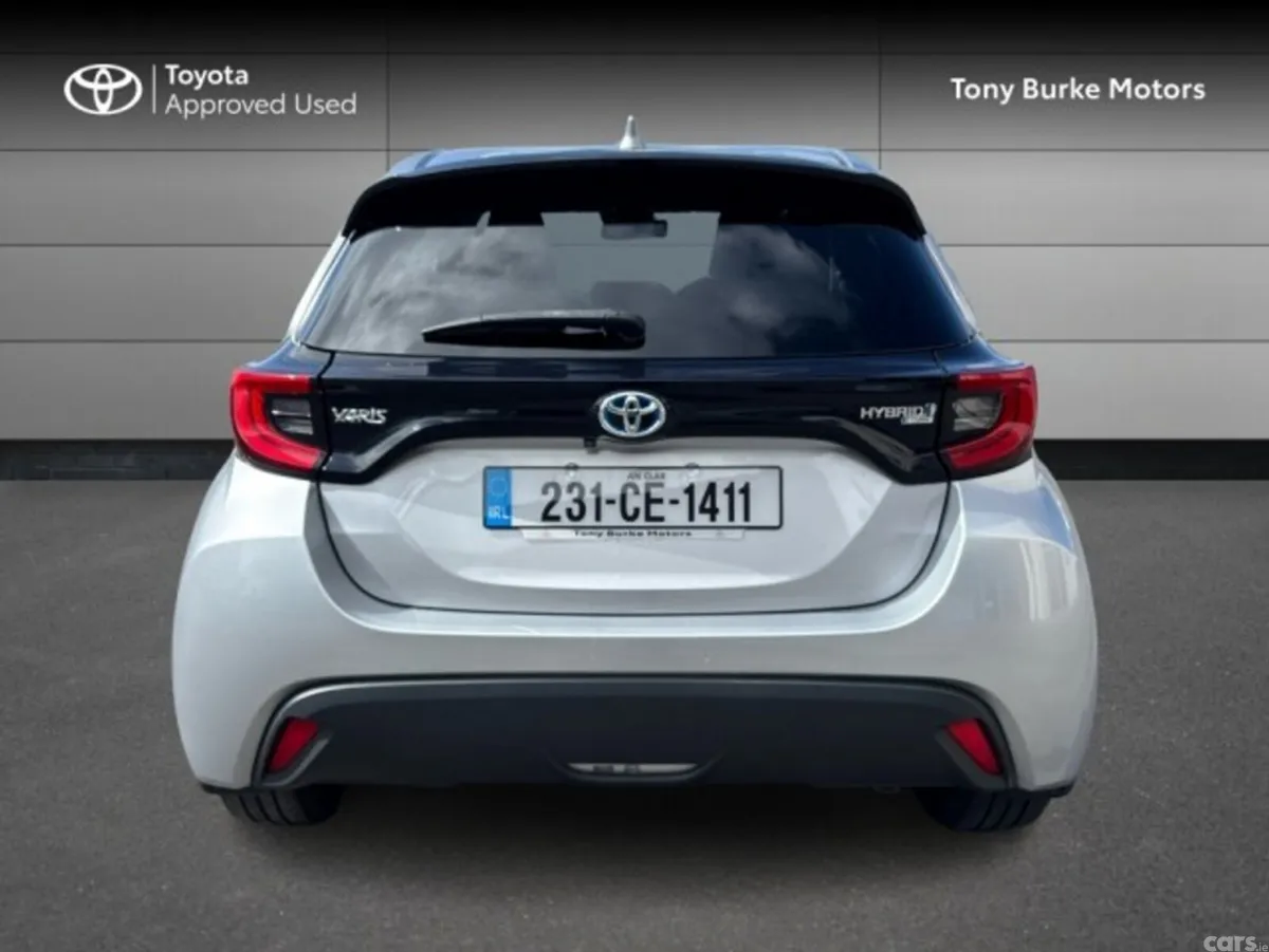 Toyota Yaris Hatchback, Petrol Hybrid, 2023, Silver