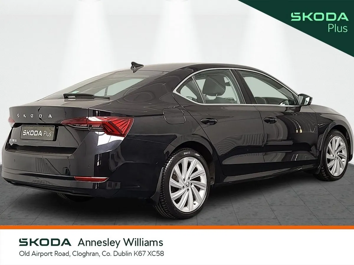 Skoda Octavia Saloon, Diesel, 2024, Black