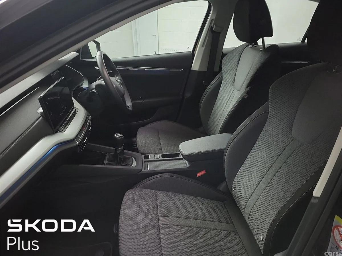 Skoda Octavia Saloon, Diesel, 2024, Black
