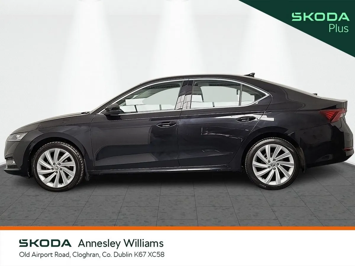 Skoda Octavia Saloon, Diesel, 2024, Black