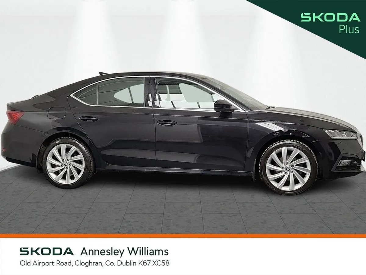 Skoda Octavia Saloon, Diesel, 2024, Black