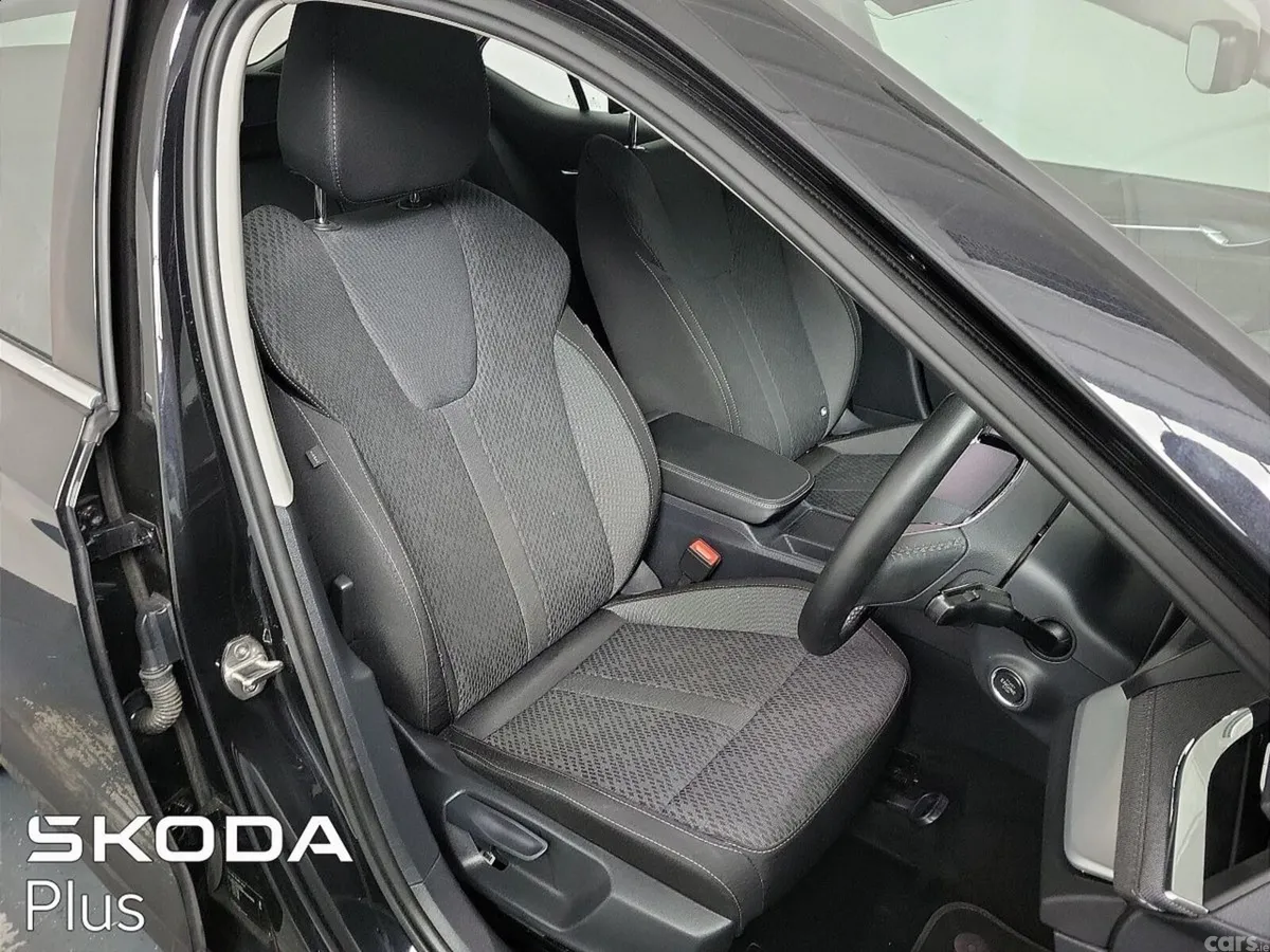 Skoda Octavia Saloon, Diesel, 2024, Black