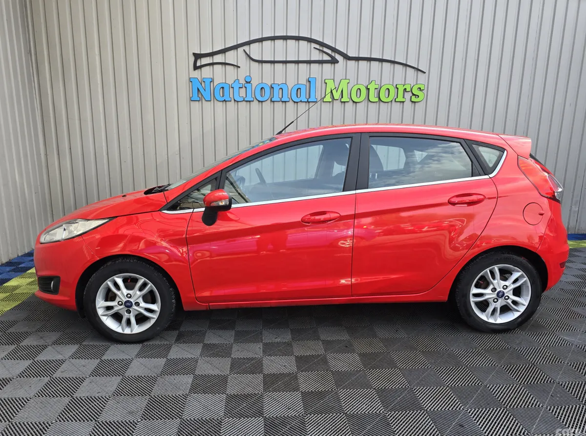 Ford Fiesta Hatchback, Petrol, 2014, Red