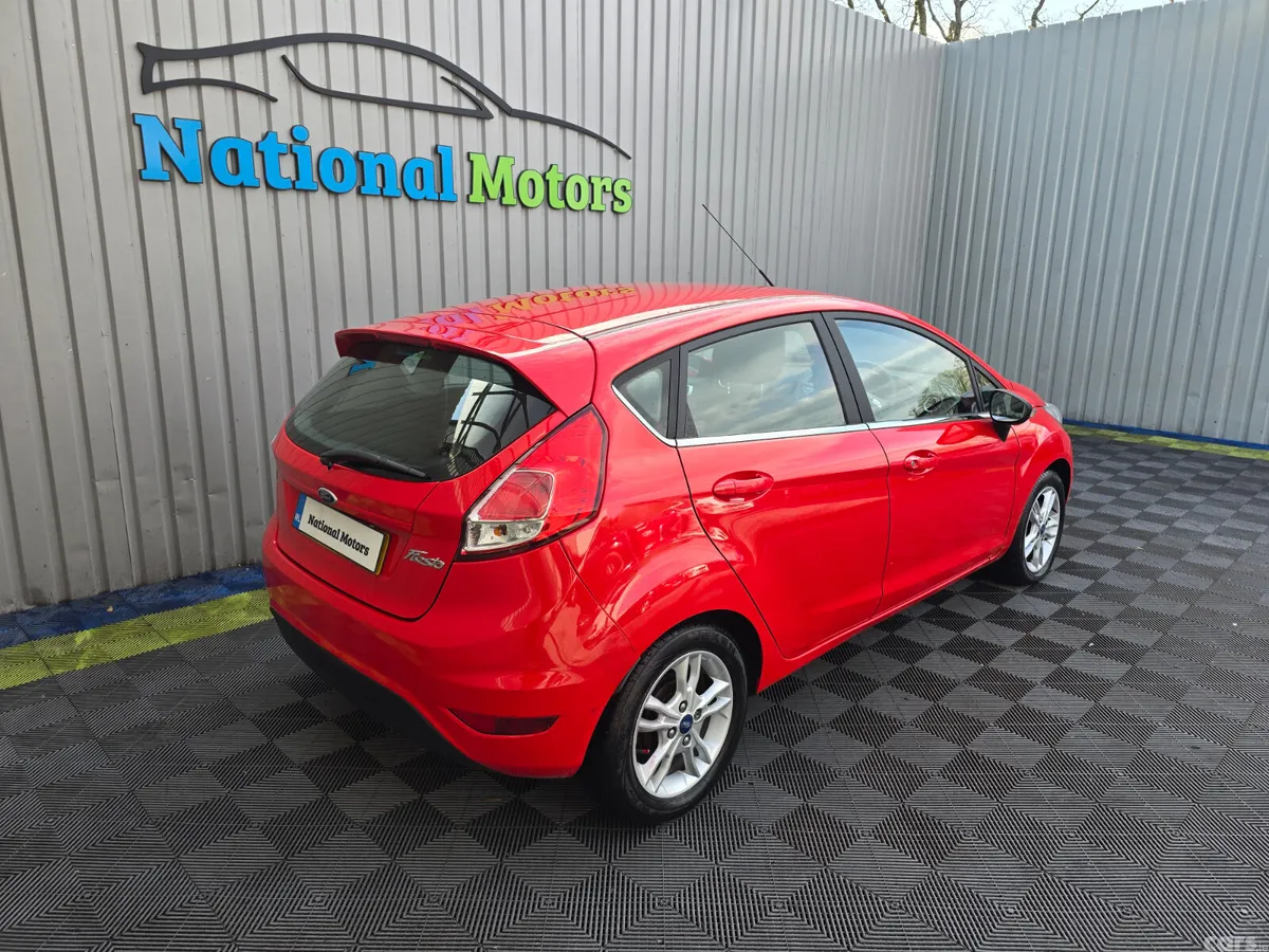Ford Fiesta Hatchback, Petrol, 2014, Red