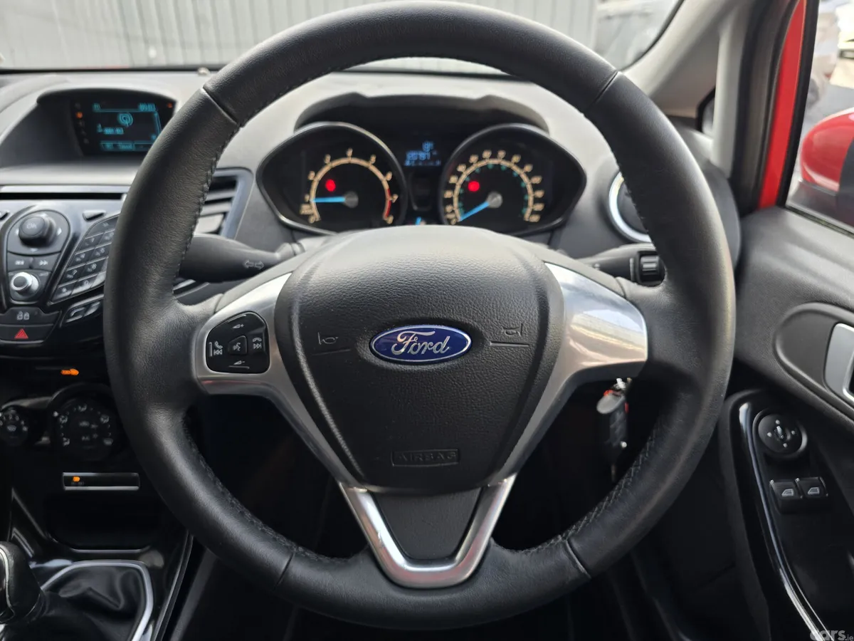 Ford Fiesta Hatchback, Petrol, 2014, Red
