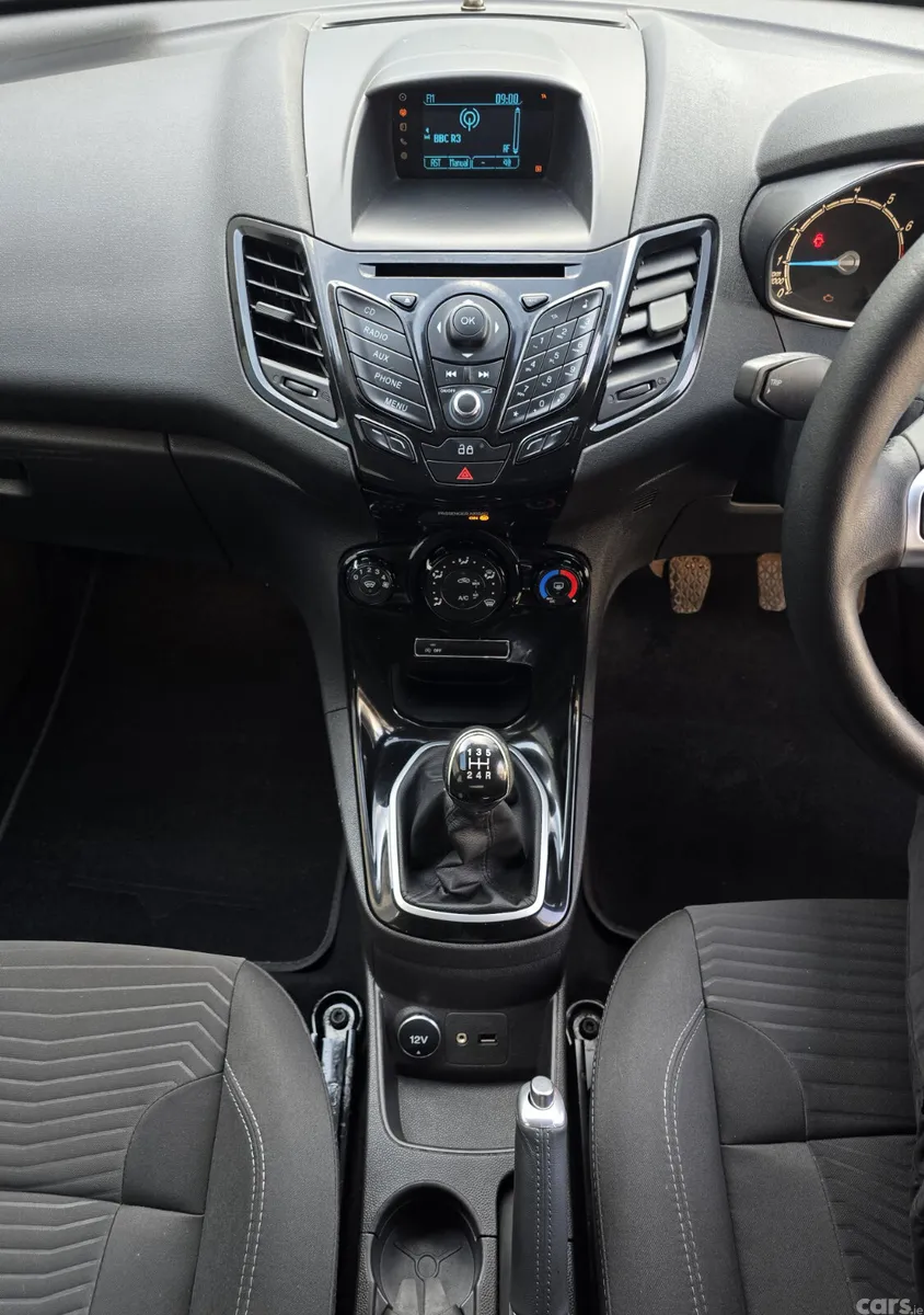 Ford Fiesta Hatchback, Petrol, 2014, Red