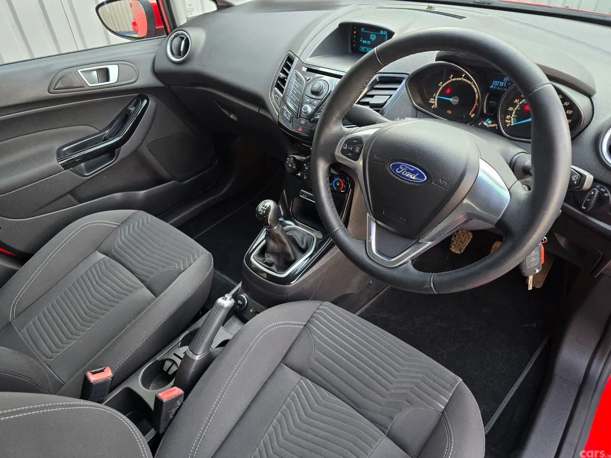Ford Fiesta Hatchback, Petrol, 2014, Red