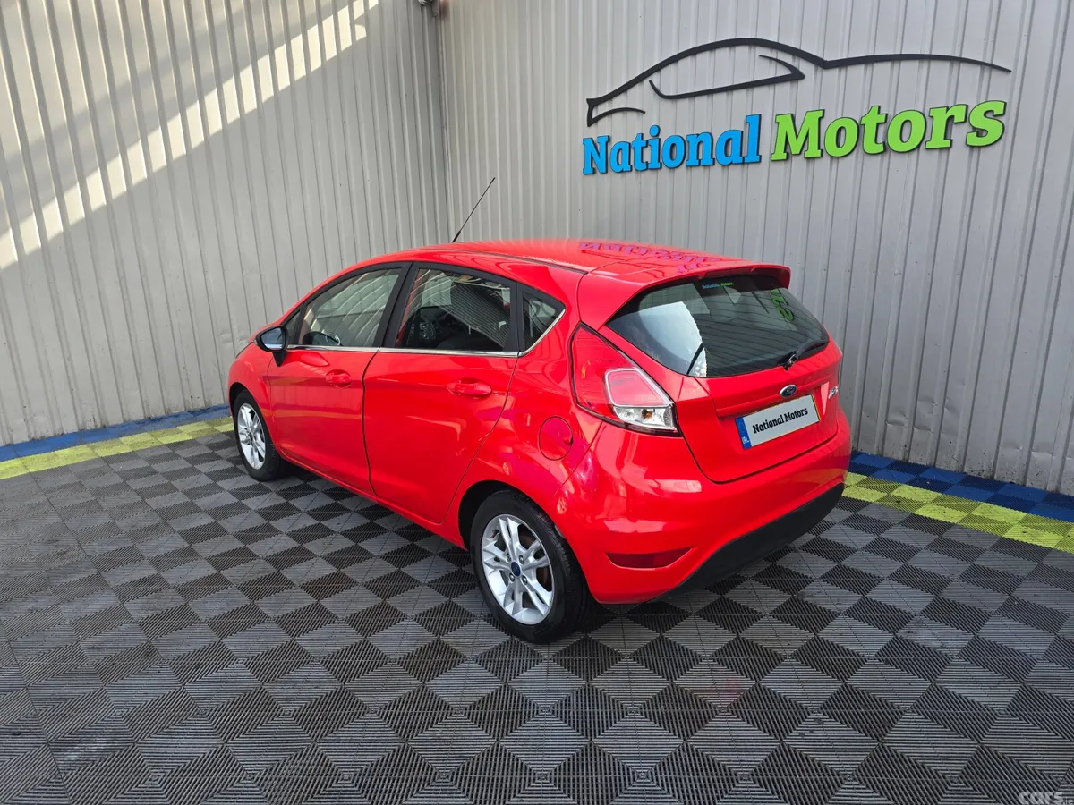 Ford Fiesta Hatchback, Petrol, 2014, Red