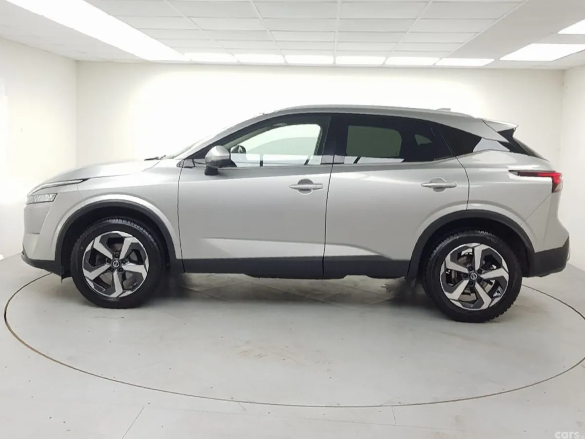 Nissan Qashqai MPV, Petrol, 2022, Grey