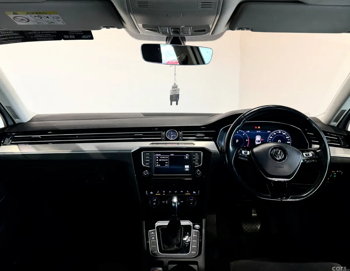 Volkswagen Passat Saloon, Diesel, 2017, White
